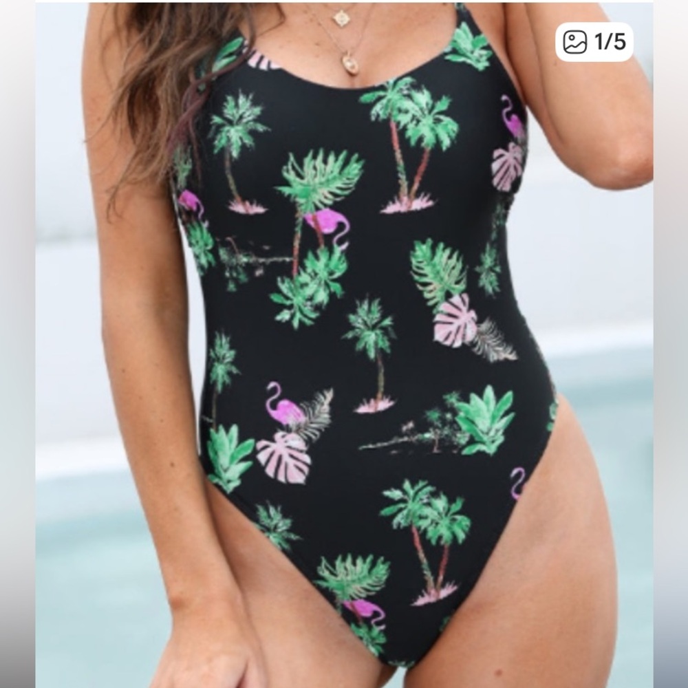 🆓 FREE WITH PURCHASE!
Size XS Cupshe Swimsuit NWT